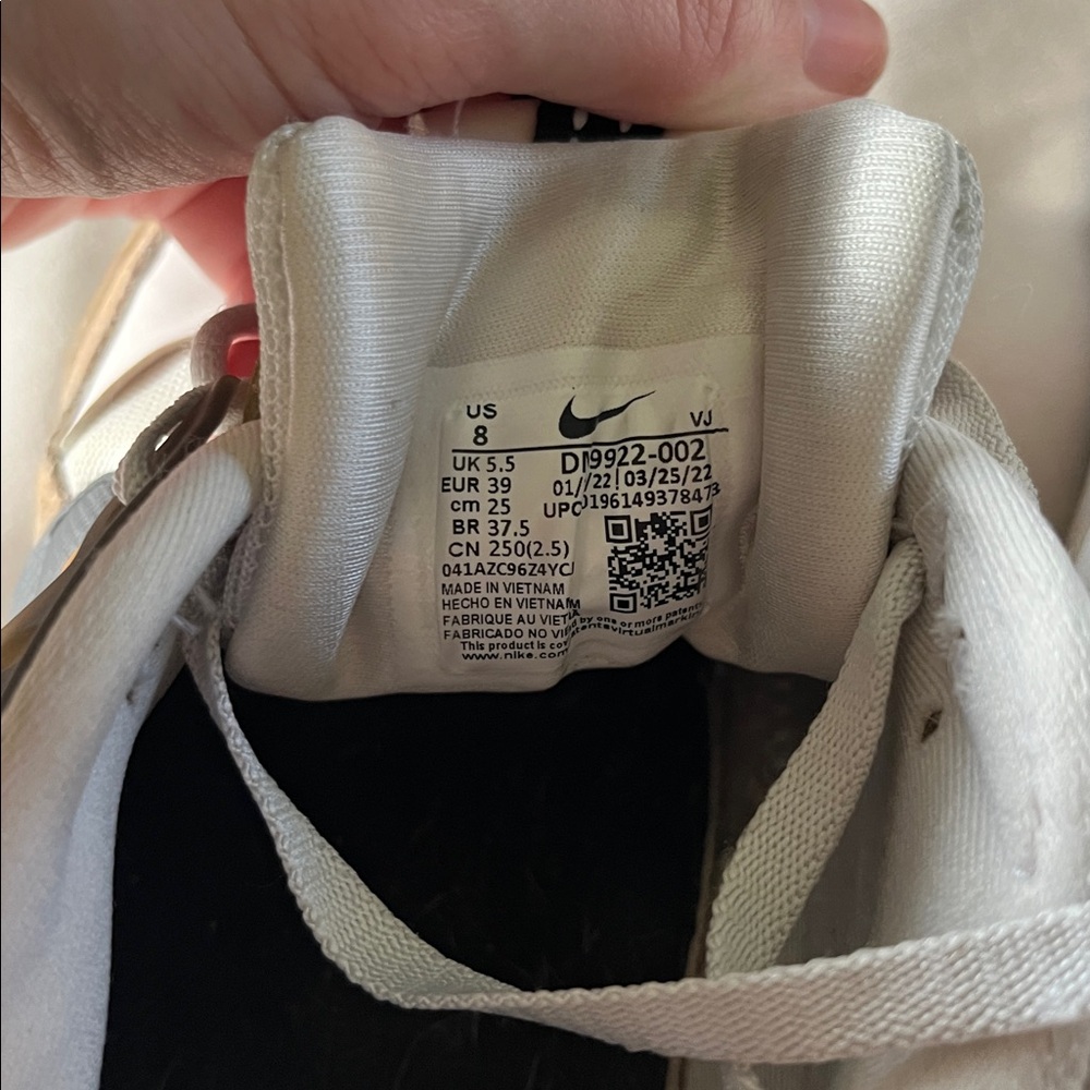 Nike Air Max 90 Futura Sneakers - Picture 5 of 5